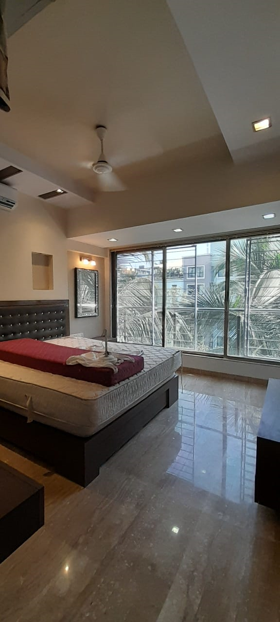 7 - Anand Ashram, Khar West