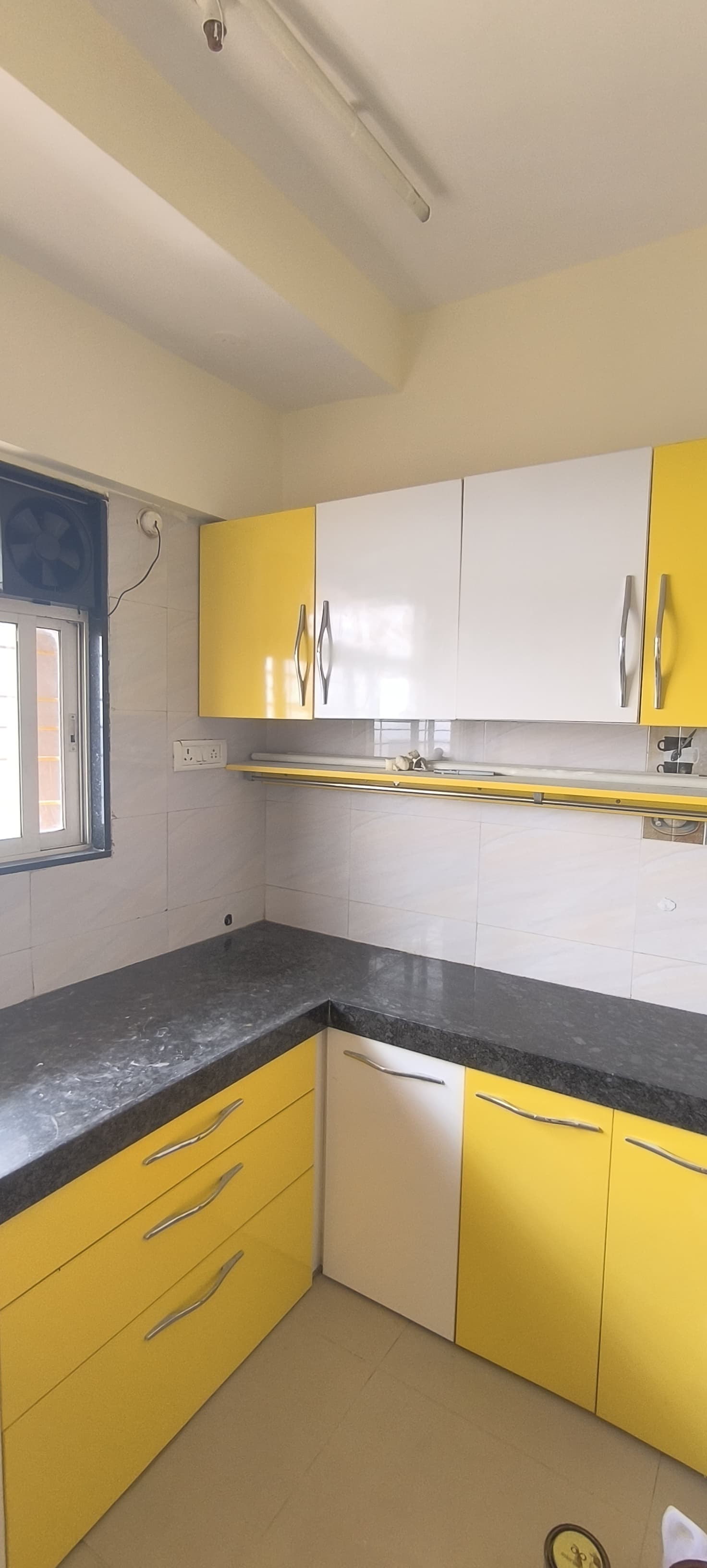 1½ BHK Flats on Rent in Neptune Chs, Andheri West