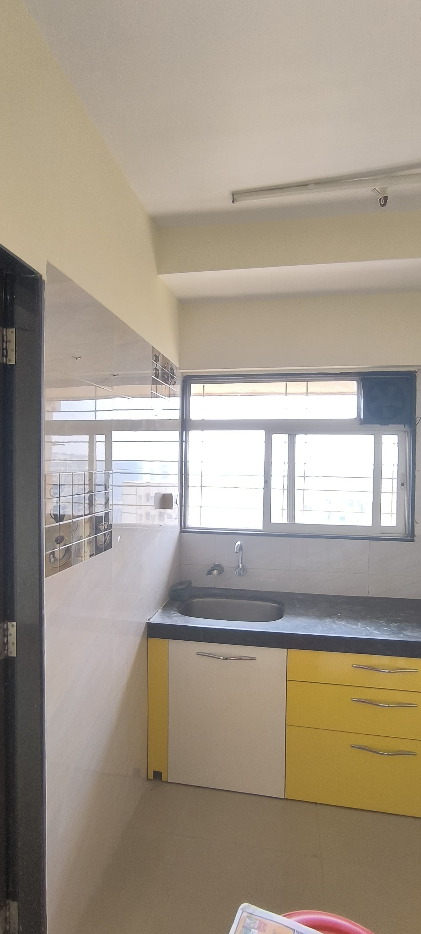 1½ BHK Flats on Rent in Neptune Chs, Andheri West