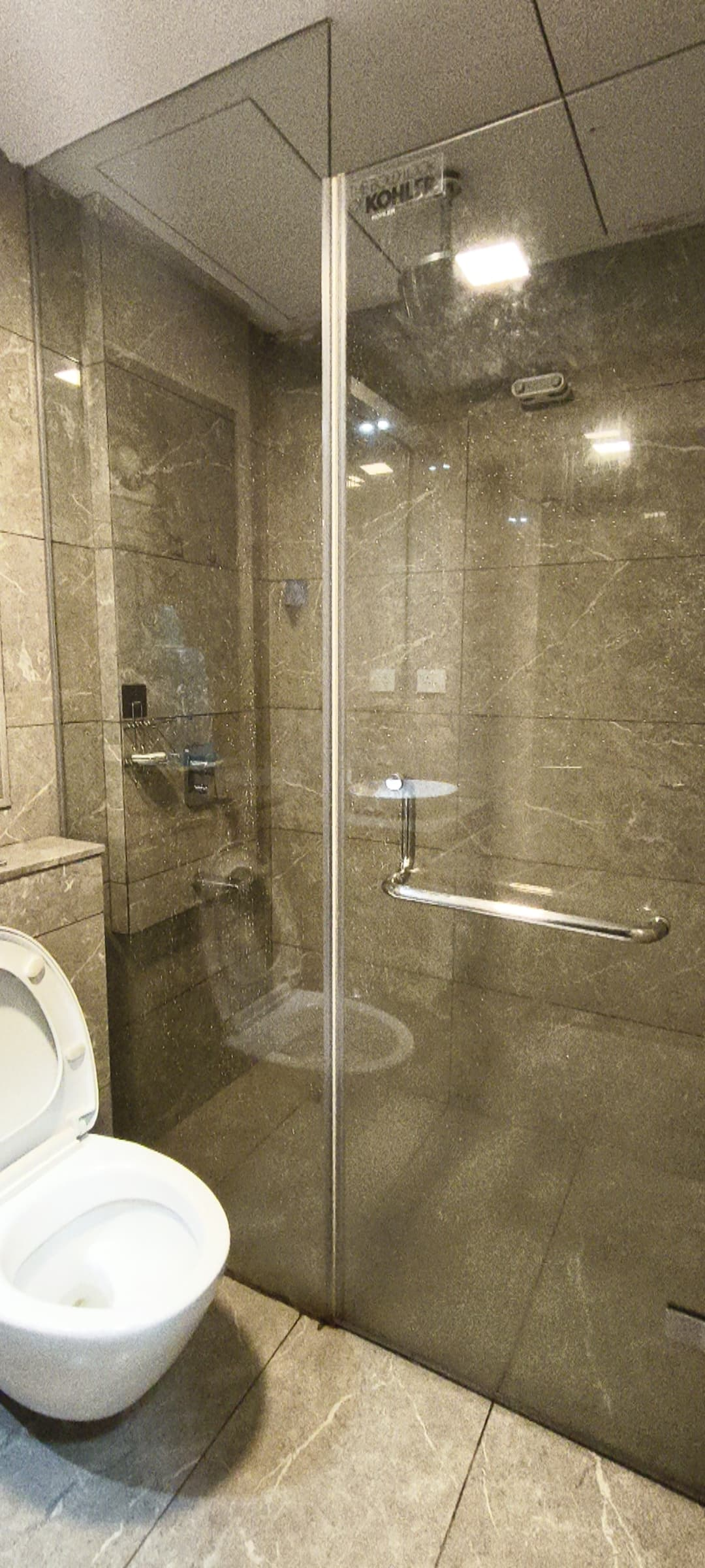 10 - Oberoi Esquire, Goregaon East