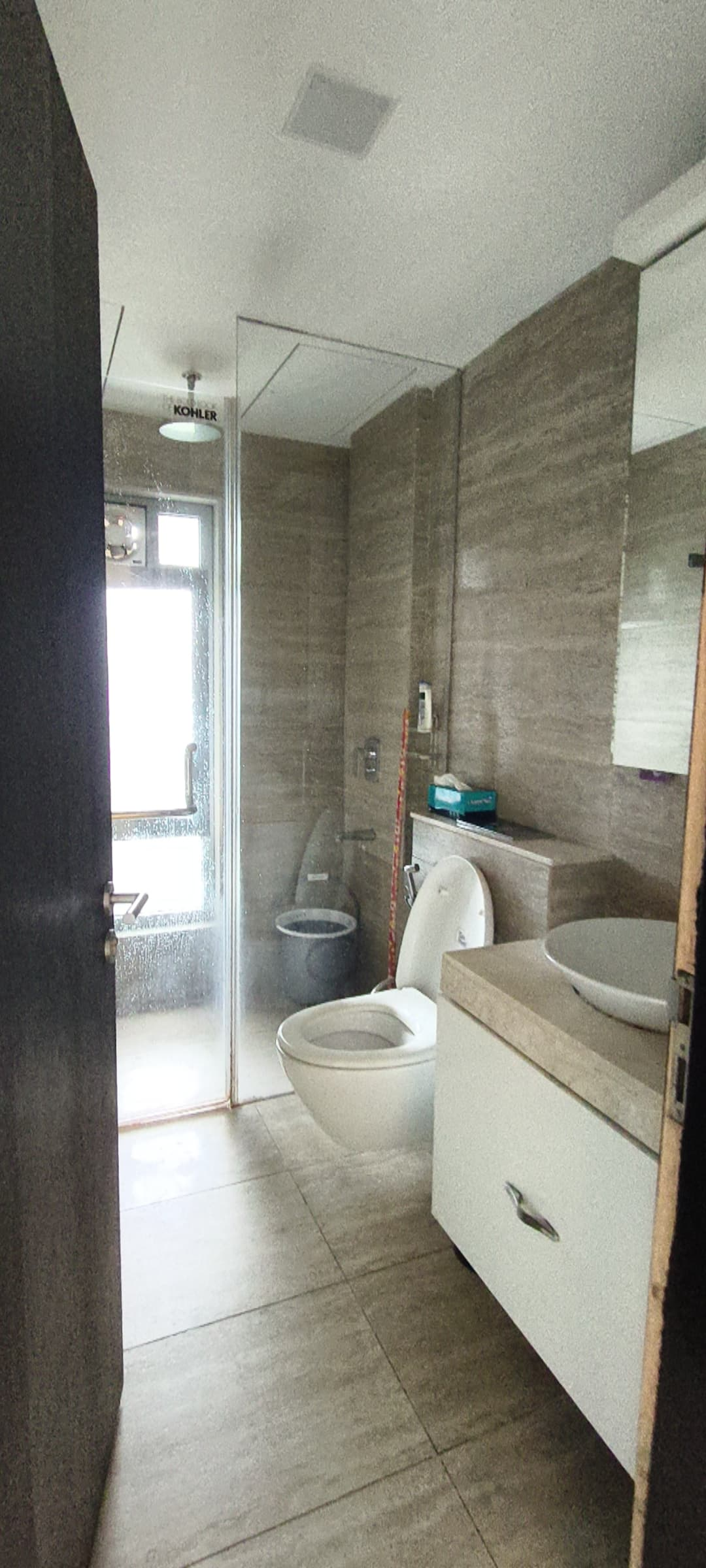 4 - Oberoi Esquire, Goregaon East