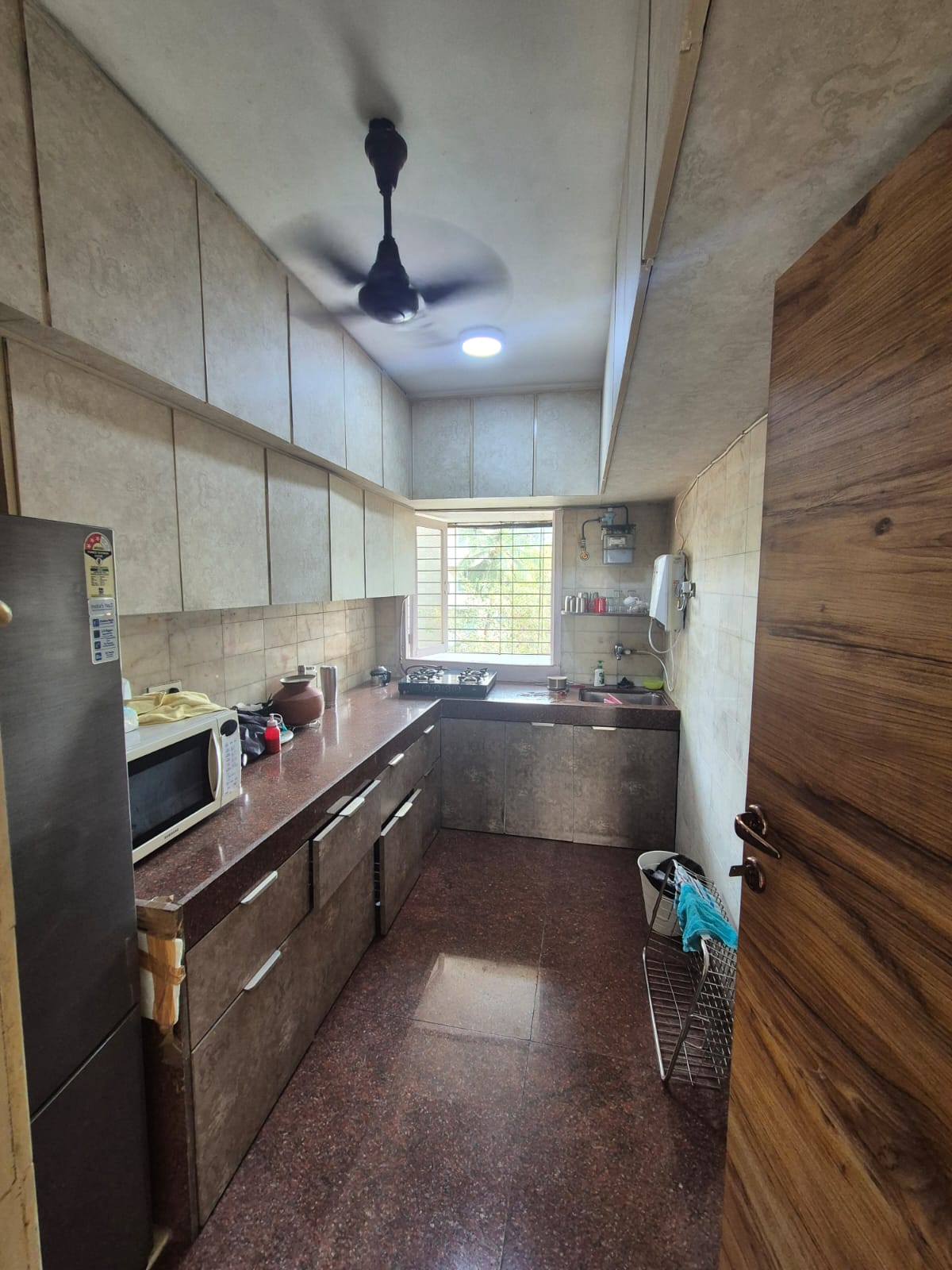 3 BHK Flats on Rent in Sarkar Avenue, Santacruz West