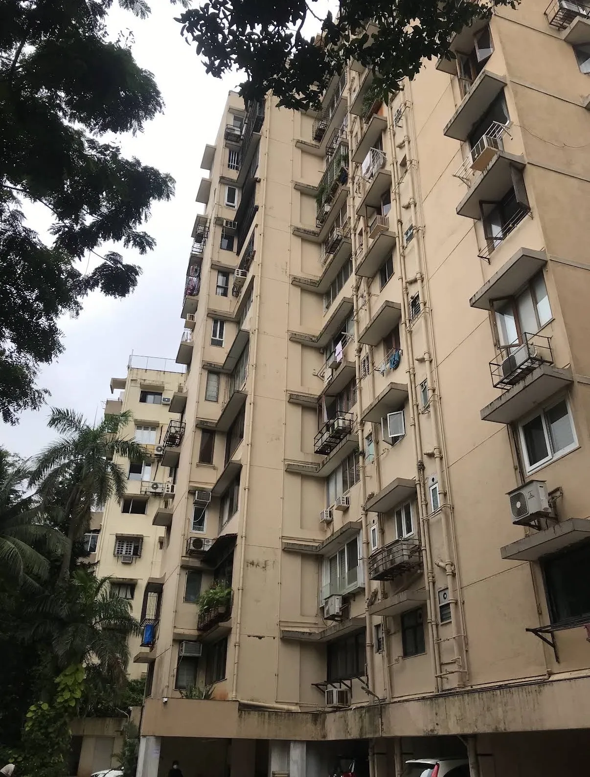 2 BHK Semi Furnished in Oceanic , Breach Candy