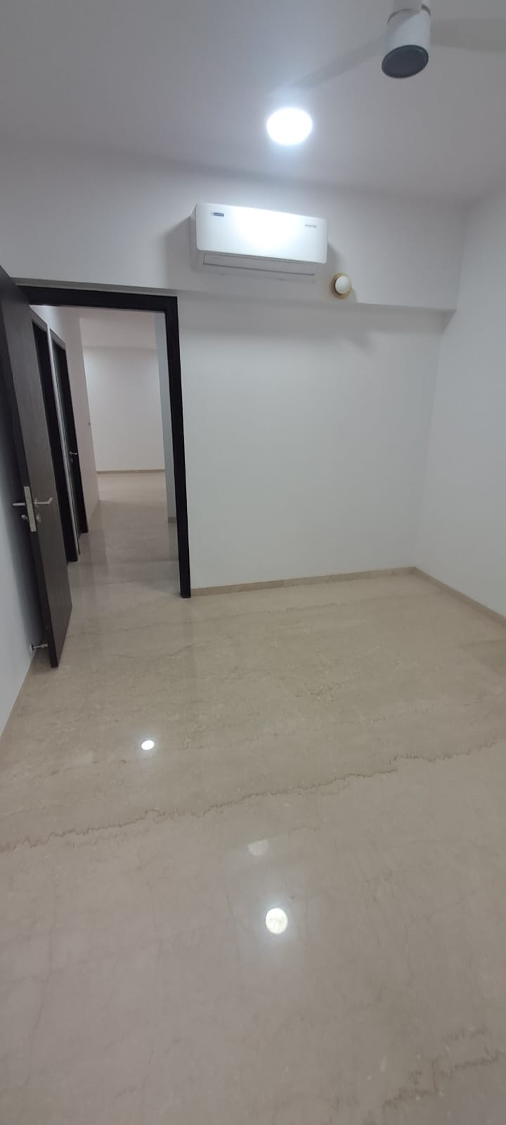 3 BHK Flats for Sale in Oberoi Sky City, Borivali East