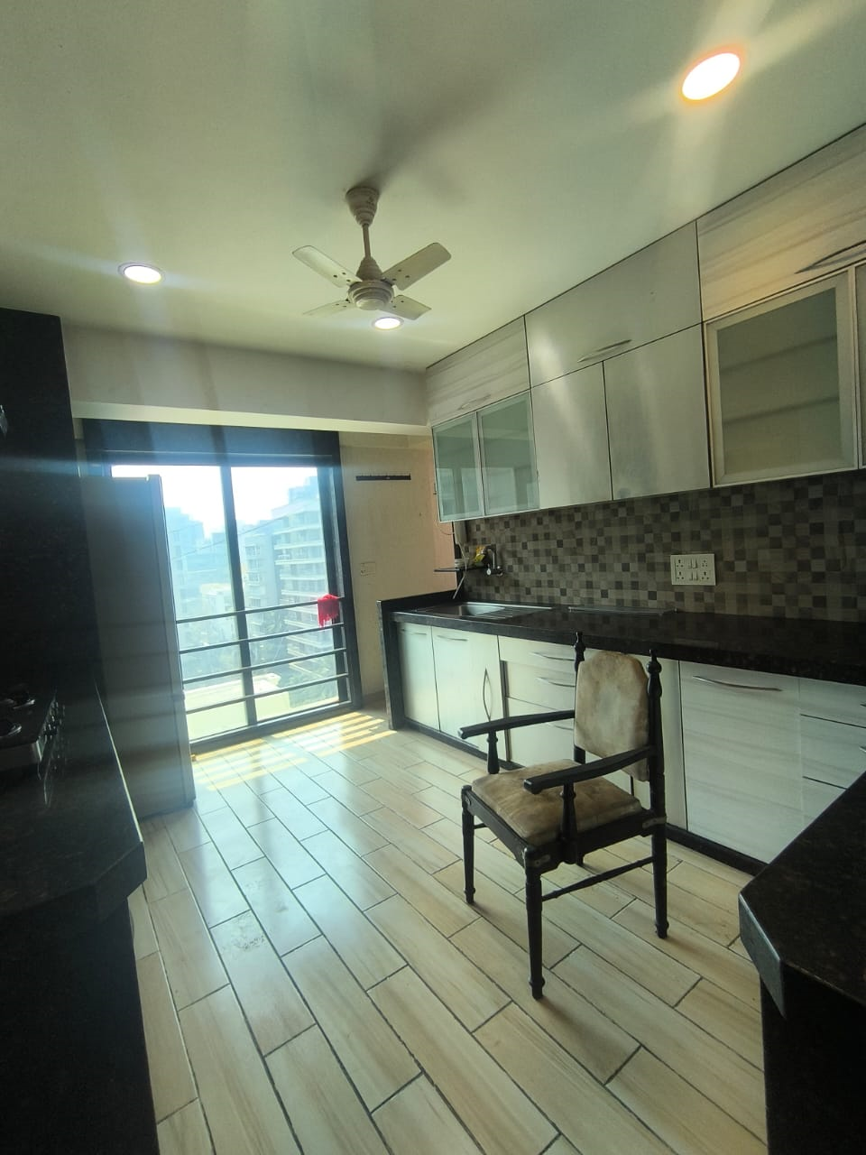 3 BHK Flats on Rent in Krimson Aurum, Santacruz West
