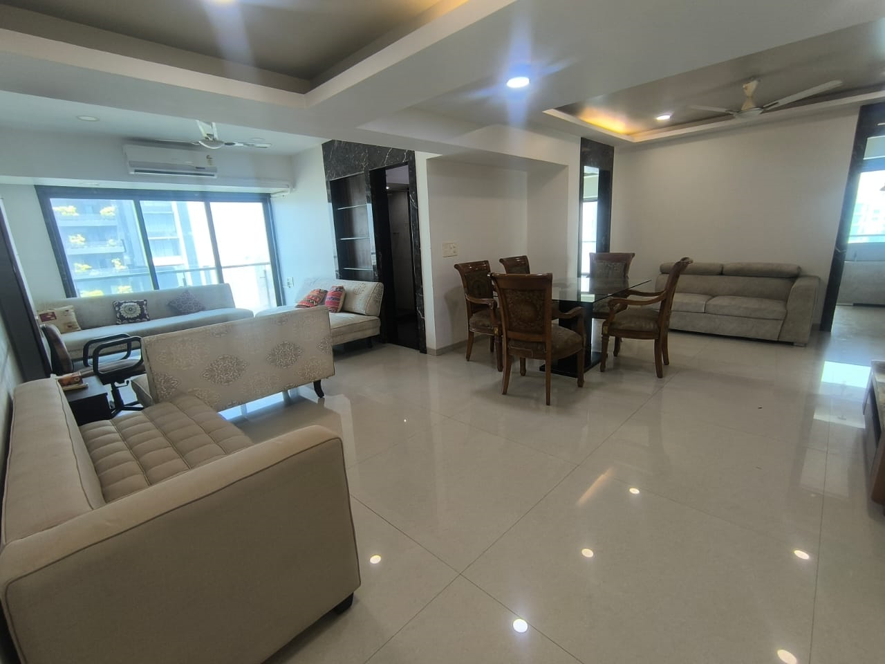 3 - Krimson Aurum, Santacruz West