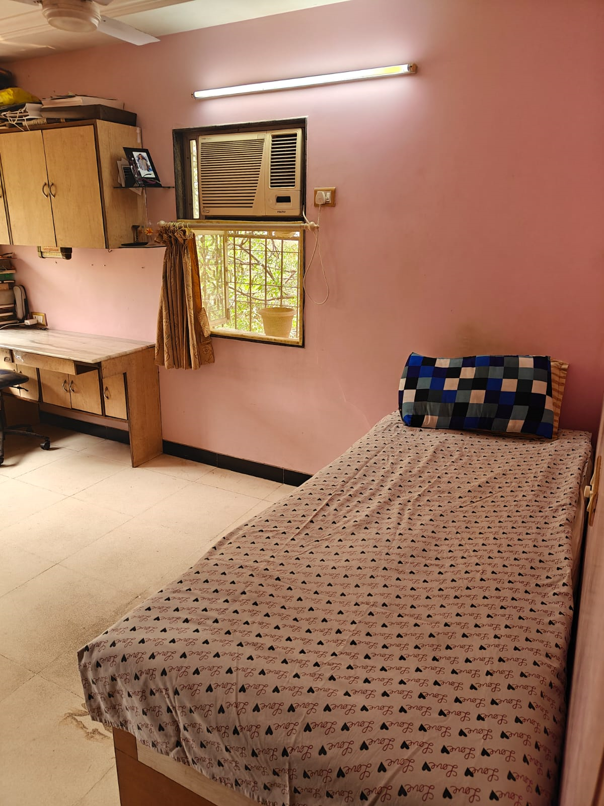 3 BHK Flats for Sale in Om Shree Ganesh, Vile Parle East
