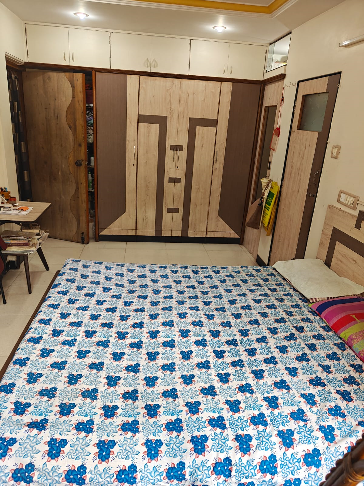 3 BHK Flats for Sale in Om Shree Ganesh, Vile Parle East