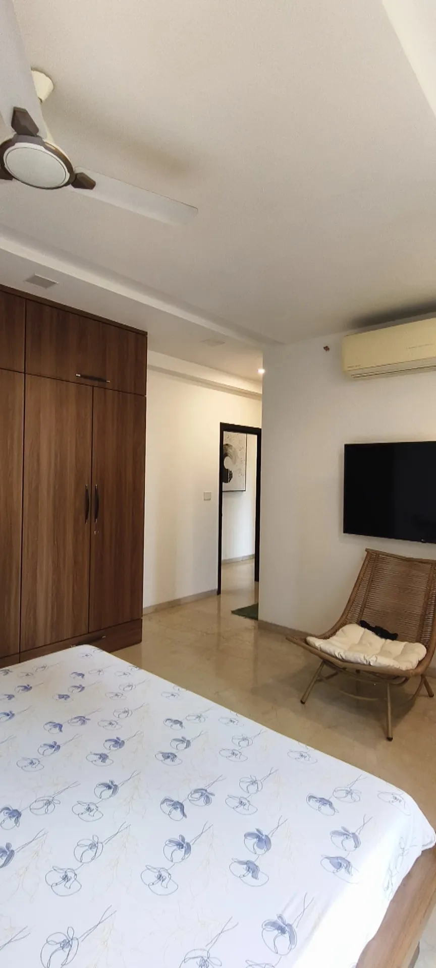 E11 - Oberoi Esquire, Goregaon East