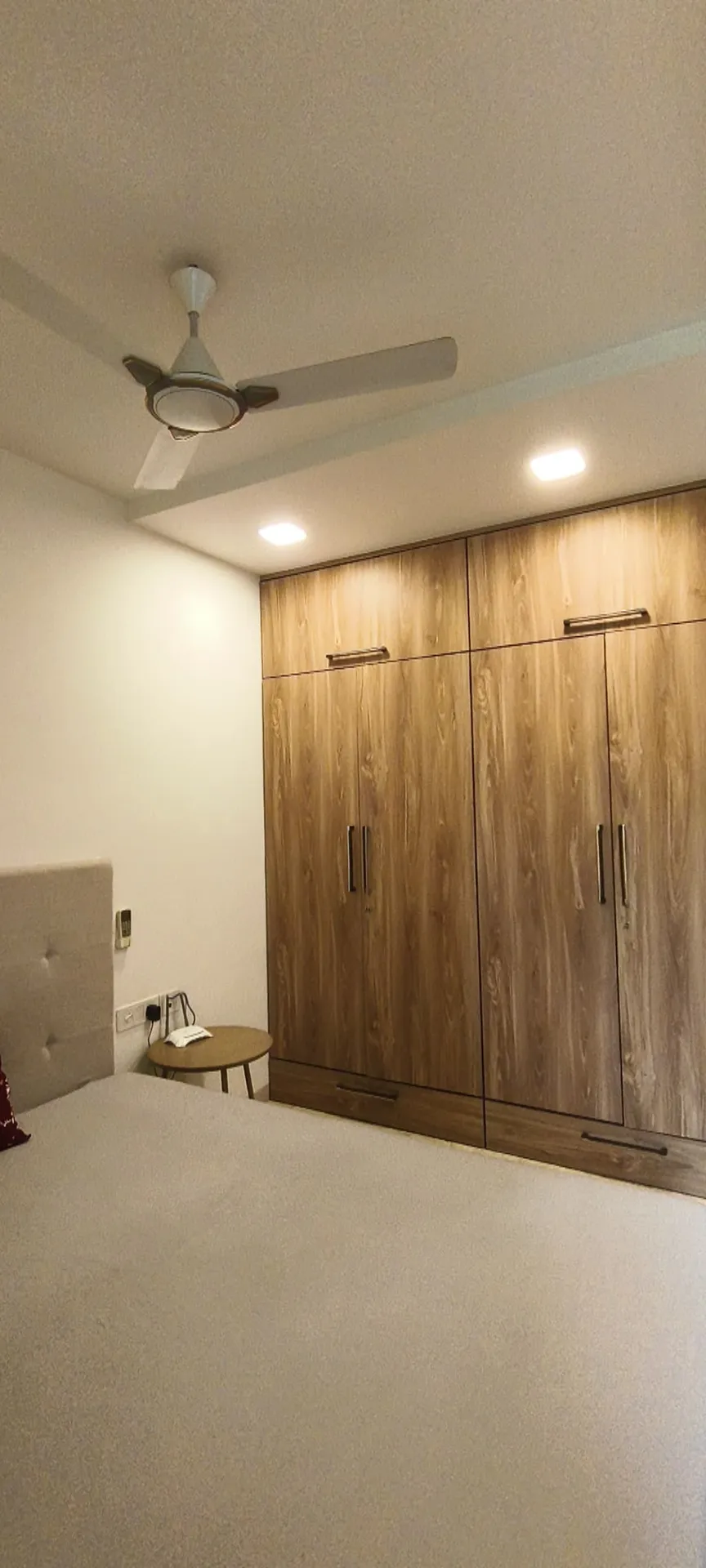 E12 - Oberoi Esquire, Goregaon East