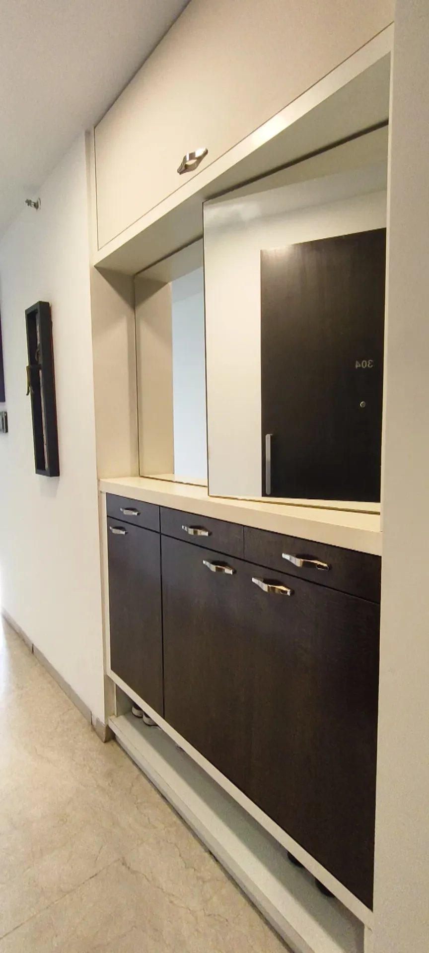 E24 - Oberoi Esquire, Goregaon East