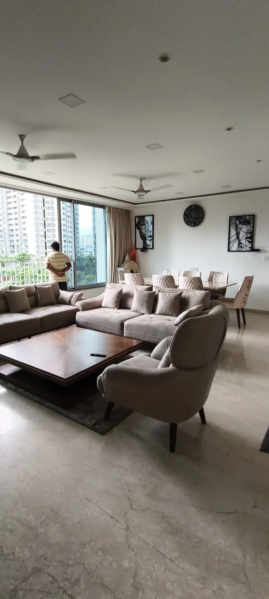 E3 - Oberoi Esquire, Goregaon East