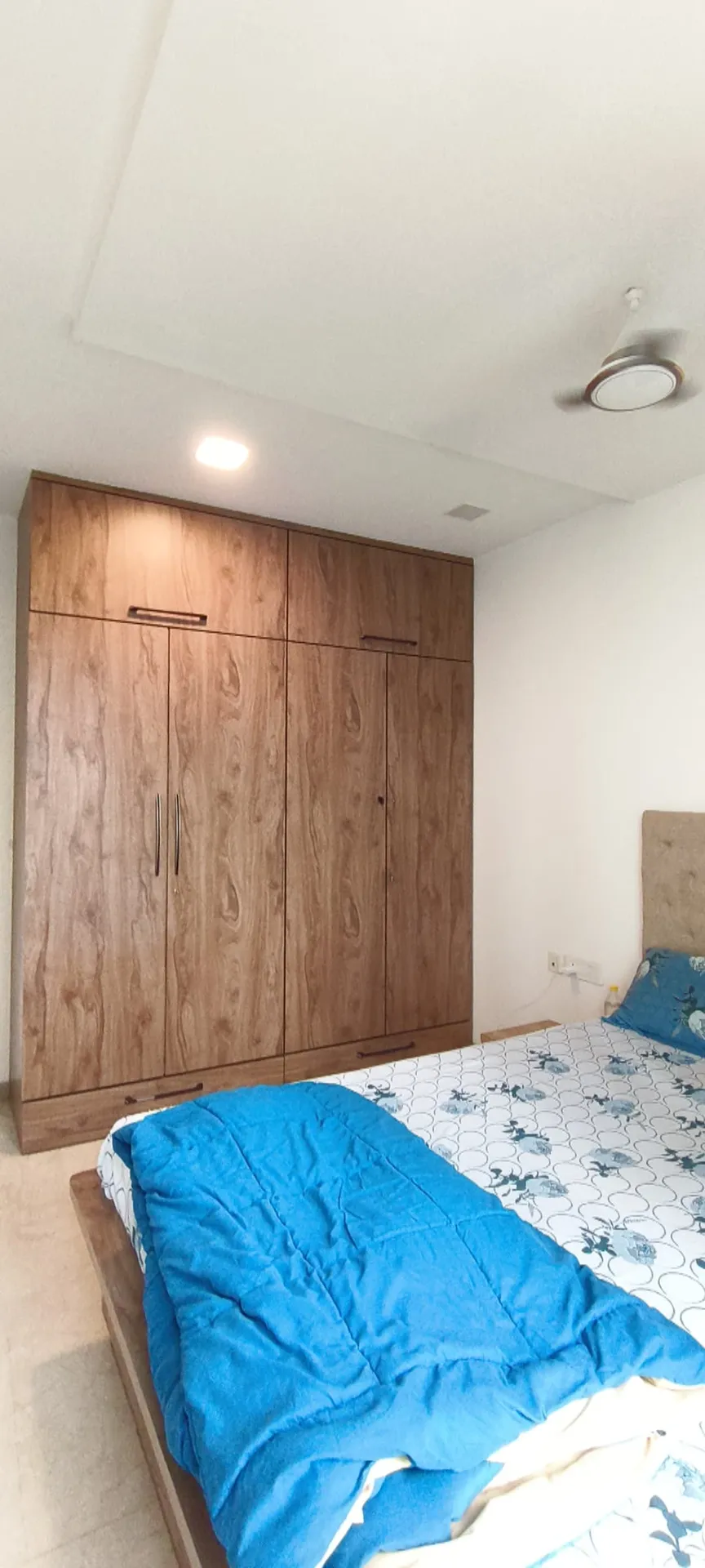 E33 - Oberoi Esquire, Goregaon East