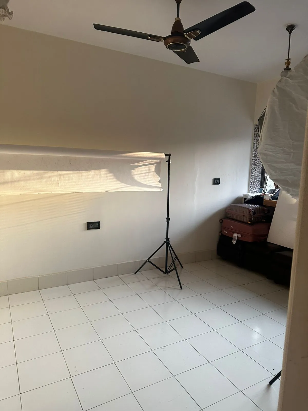 2BHK Flats on Rent in Neelamber, Bandra West