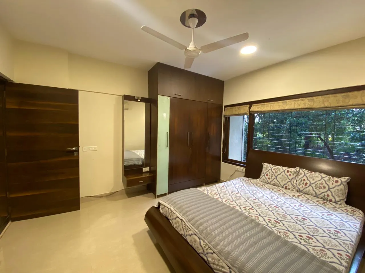 4BHK Flats on Rent in Dakshin Pali, Bandra West