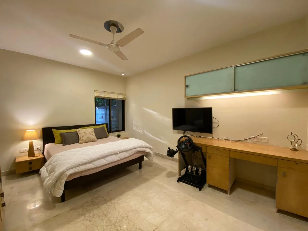 4BHK Flats on Rent in Dakshin Pali, Bandra West