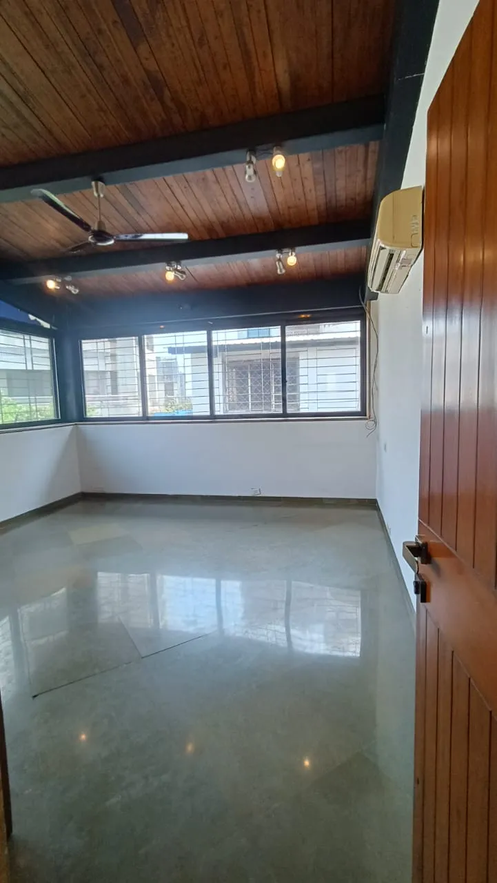 4BHK Flats on Rent in Girnar Apartments, Bandra West