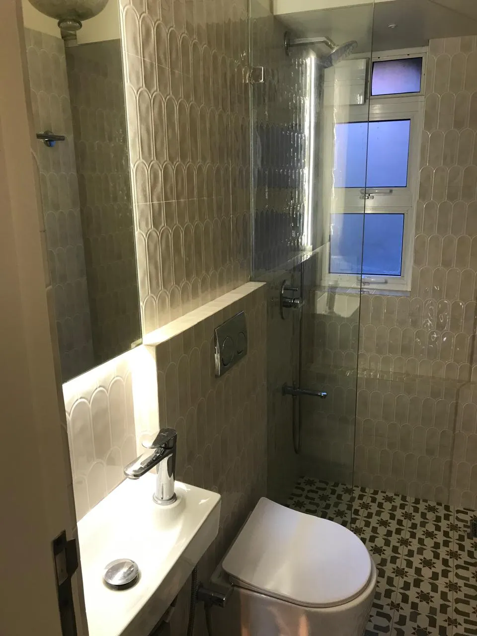 14 - New Silver Home, Bandra West