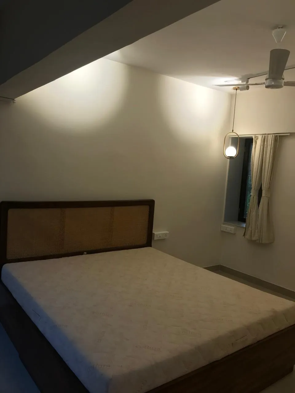 17 - New Silver Home, Bandra West