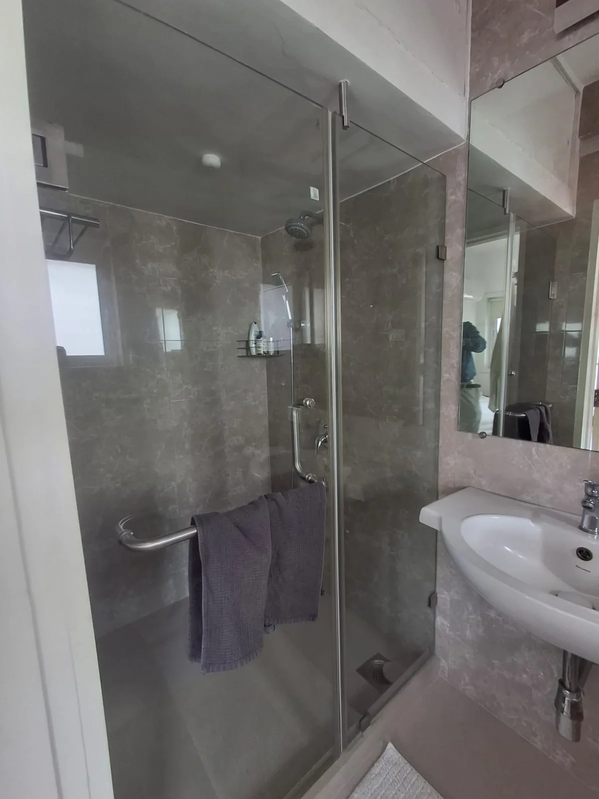 L8 - Landmark, Bandra West