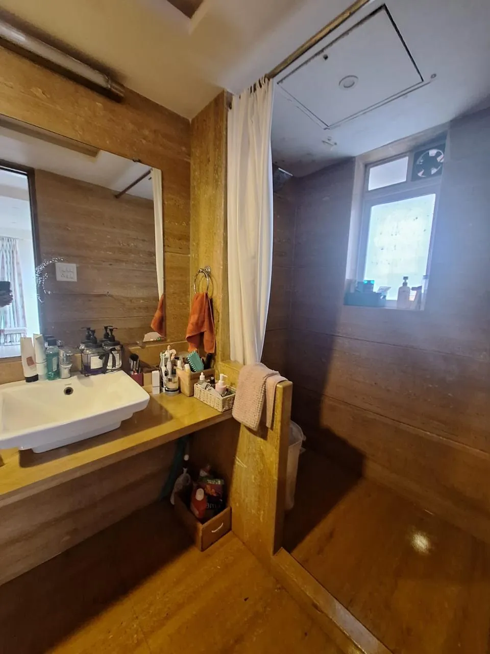 2½ BHK Flats on Rent in Next Avenue, Bandra West