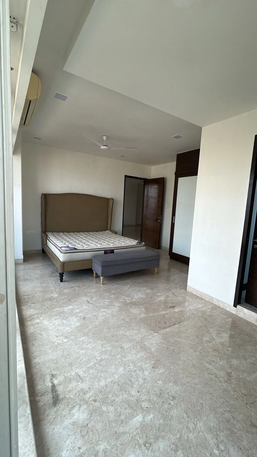 U3 - Urmi Aangan, Peddar Road