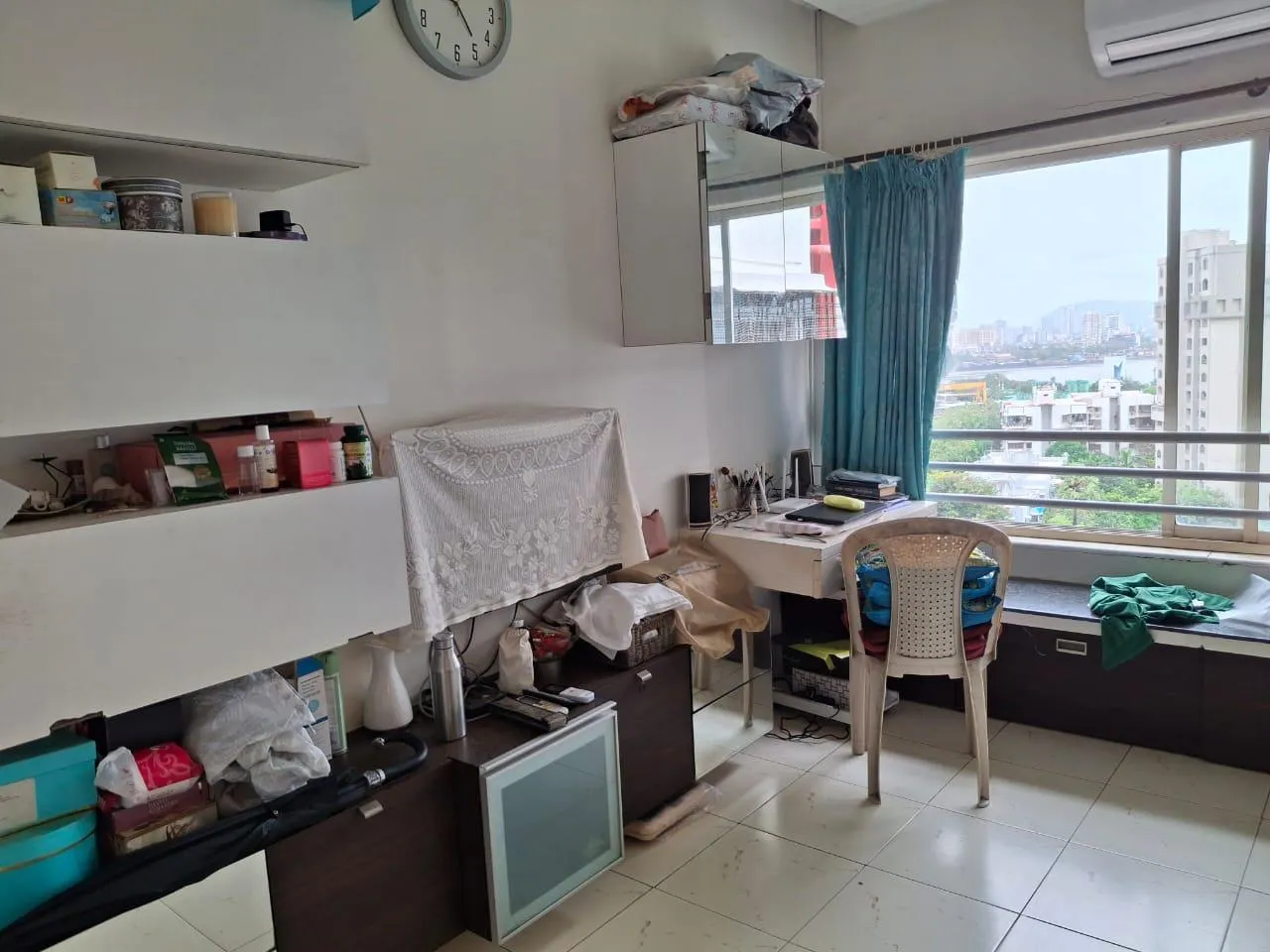 9 - Mona Lisa, Bandra West