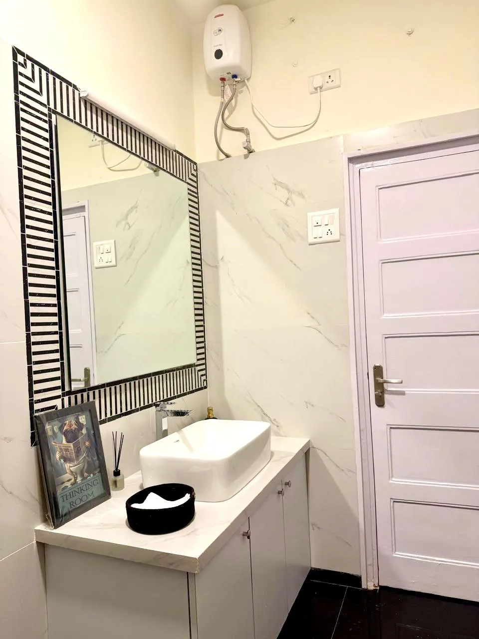 2 BHK Flats on Rent in Kailash Mahal, Peddar Road