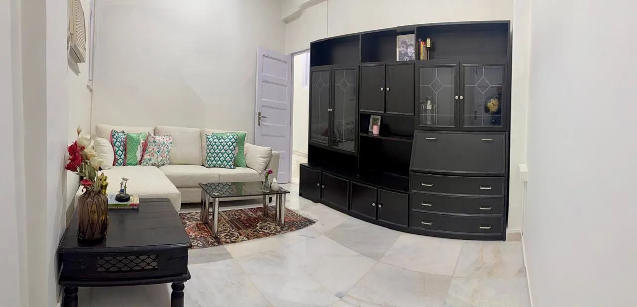 2 BHK Flats on Rent in Kailash Mahal, Peddar Road