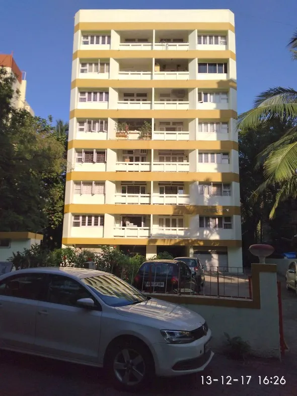 2 BHK Semi-Furnished in Dandelion , Bandra West