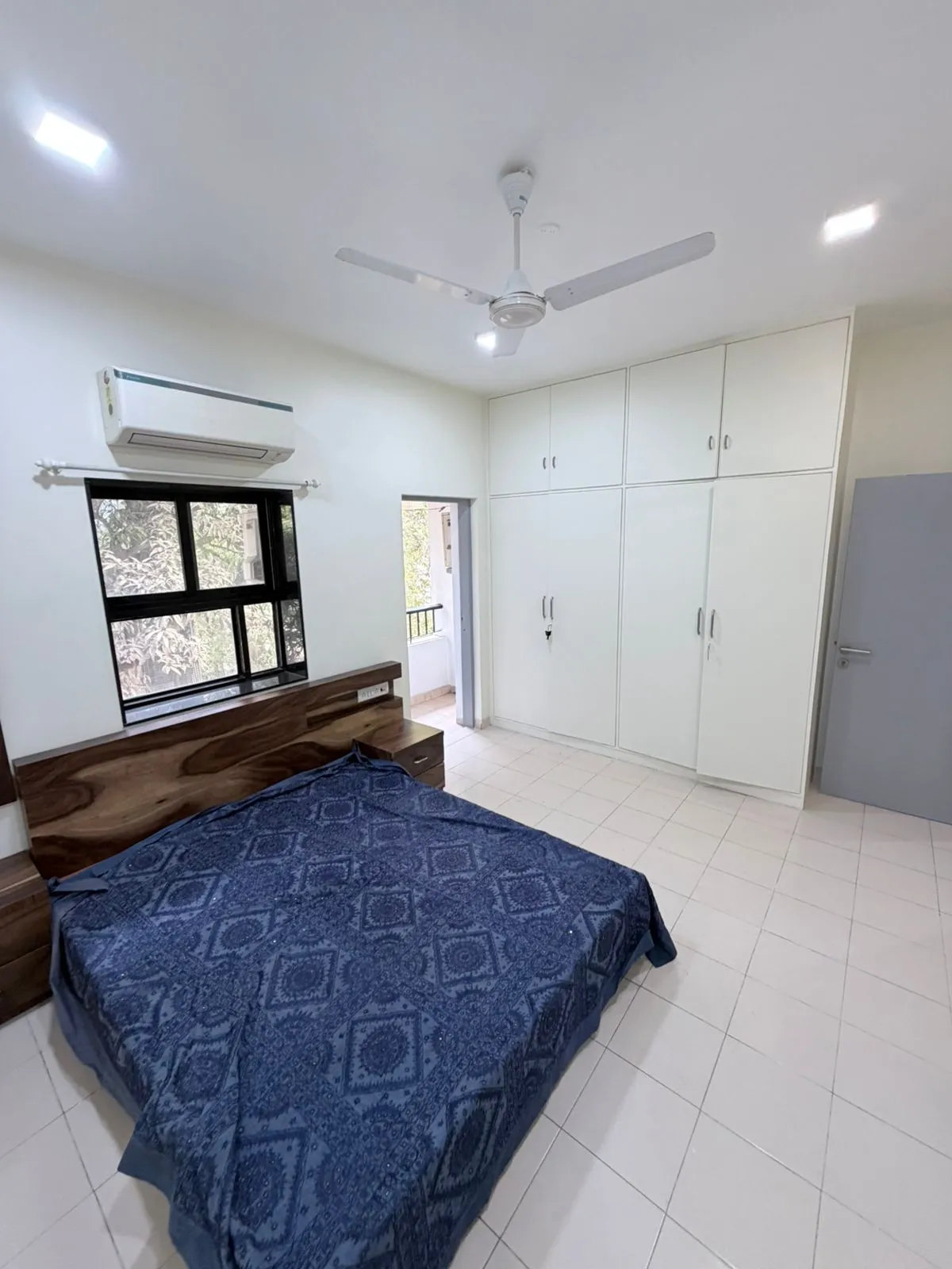 2BHK Flats on Rent in Sunaina, Santacruz West