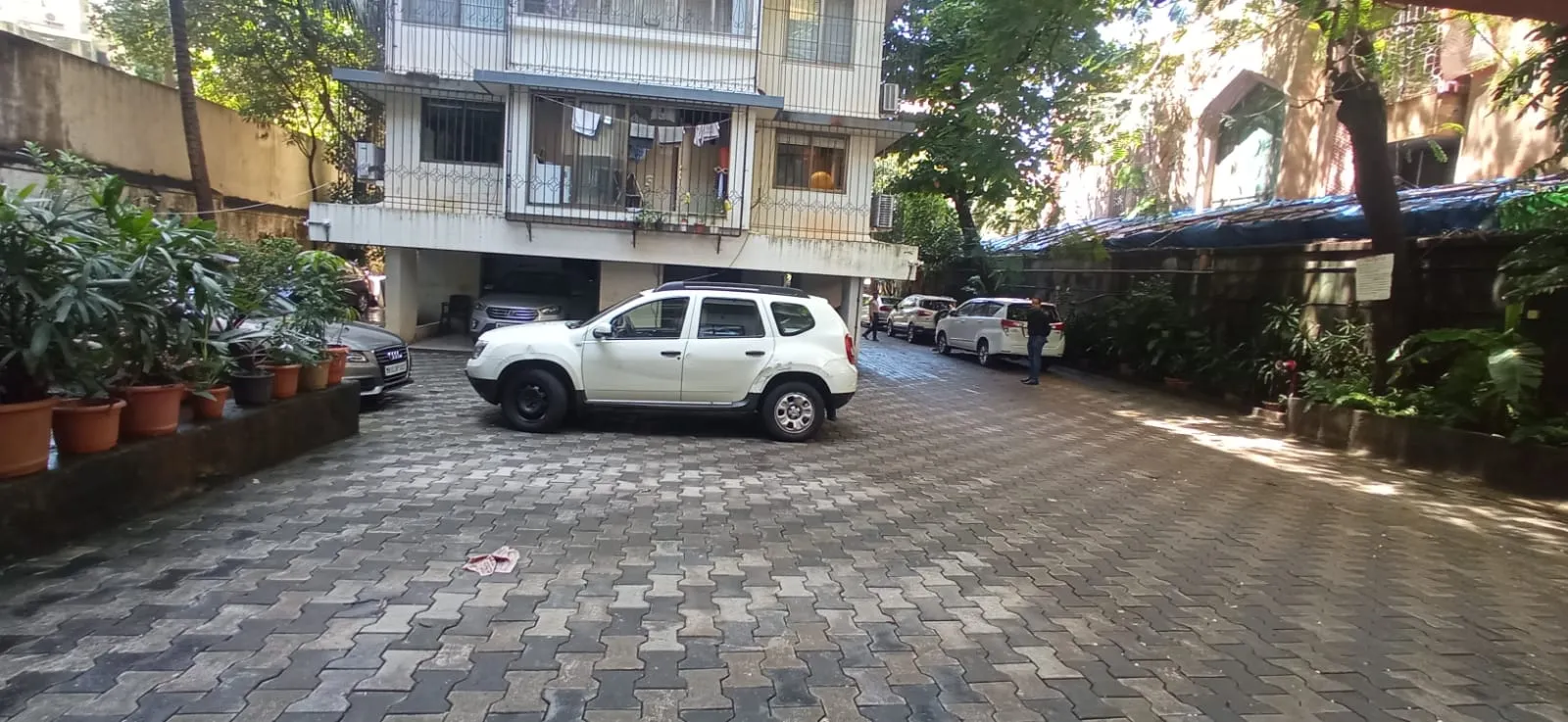 3 BHK Flats on Rent in Golden Rock, Bandra West