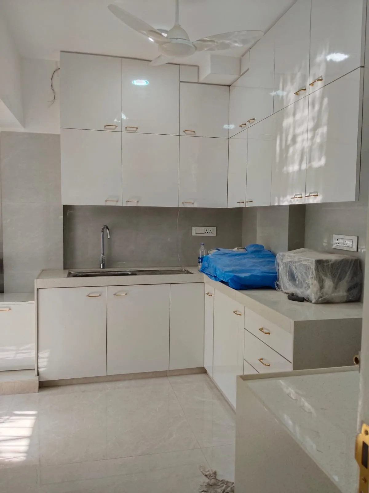 B7 - Bajaj Jade, Khar West