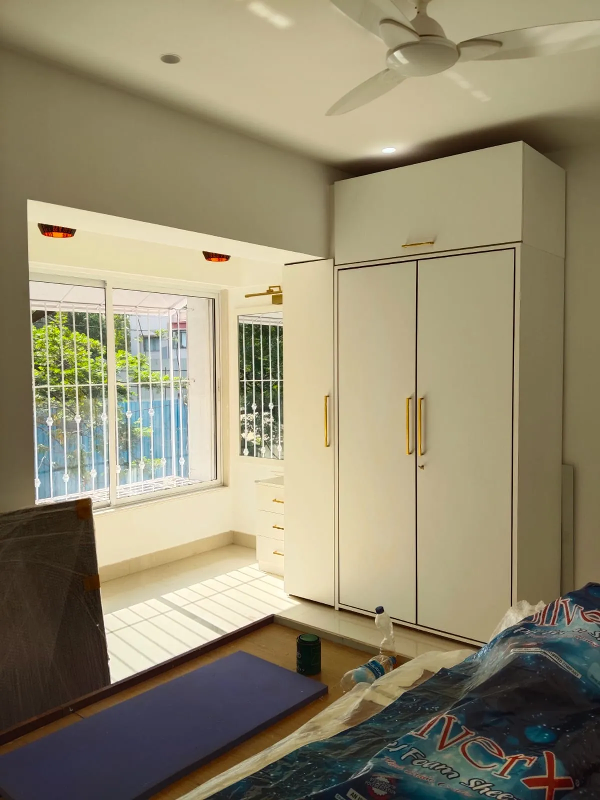 B9 - Bajaj Jade, Khar West