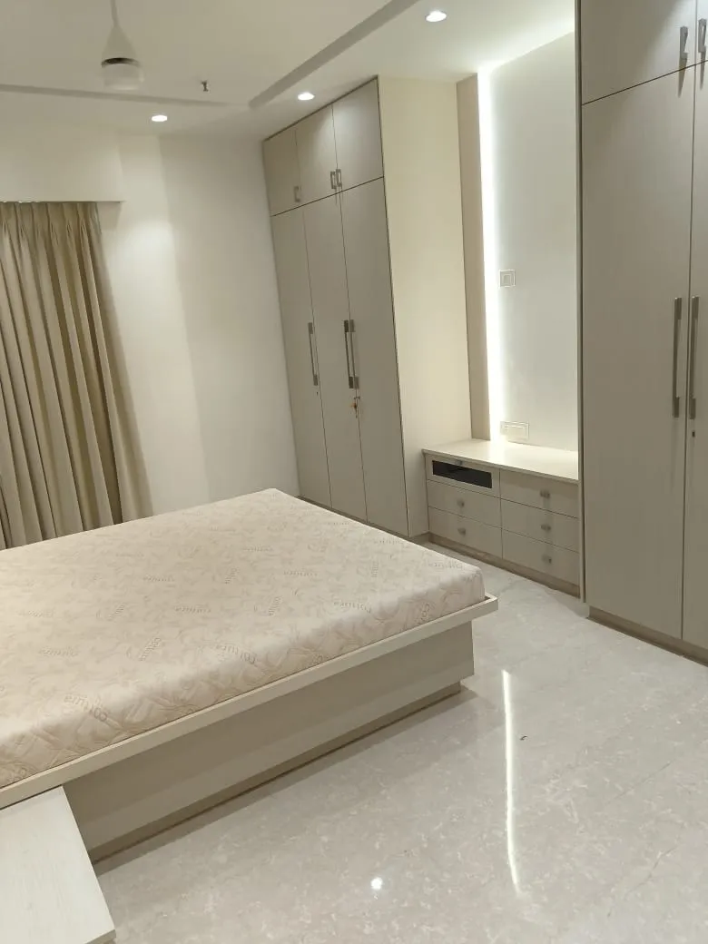 J11 - Joy Legend, Khar West