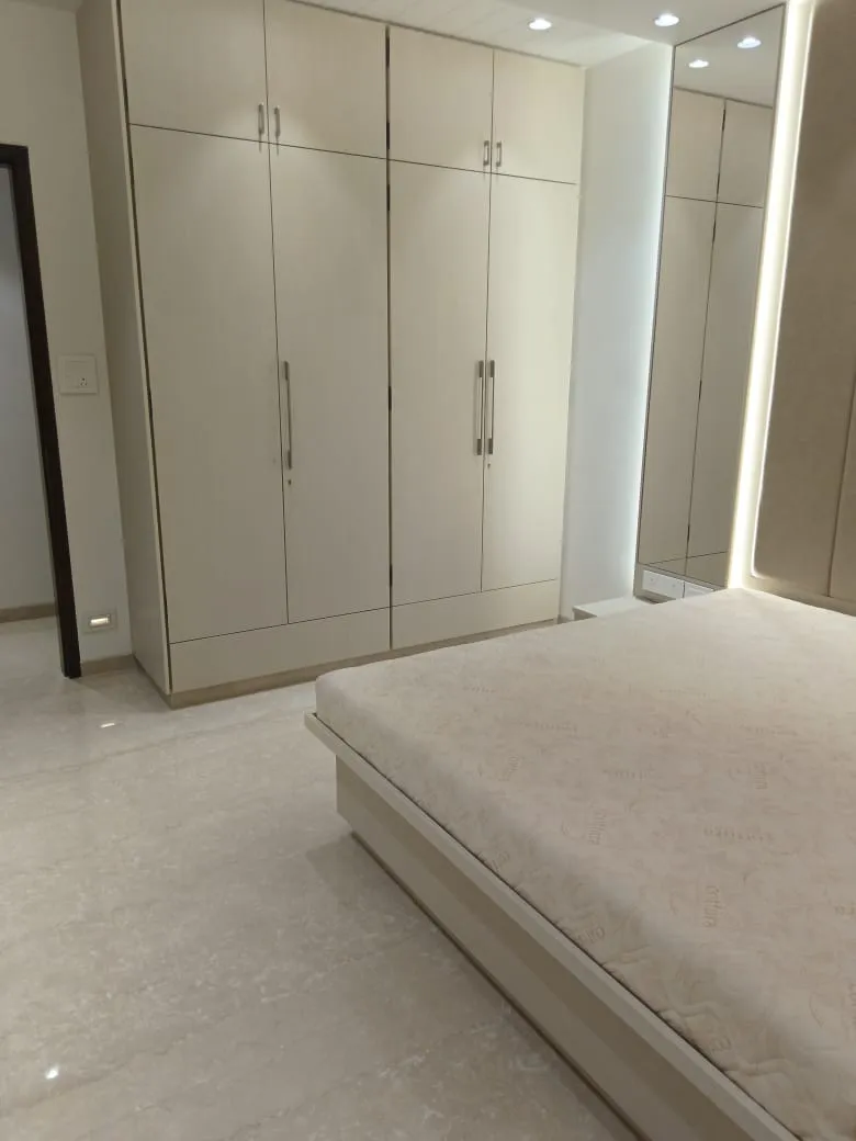 J5 - Joy Legend, Khar West