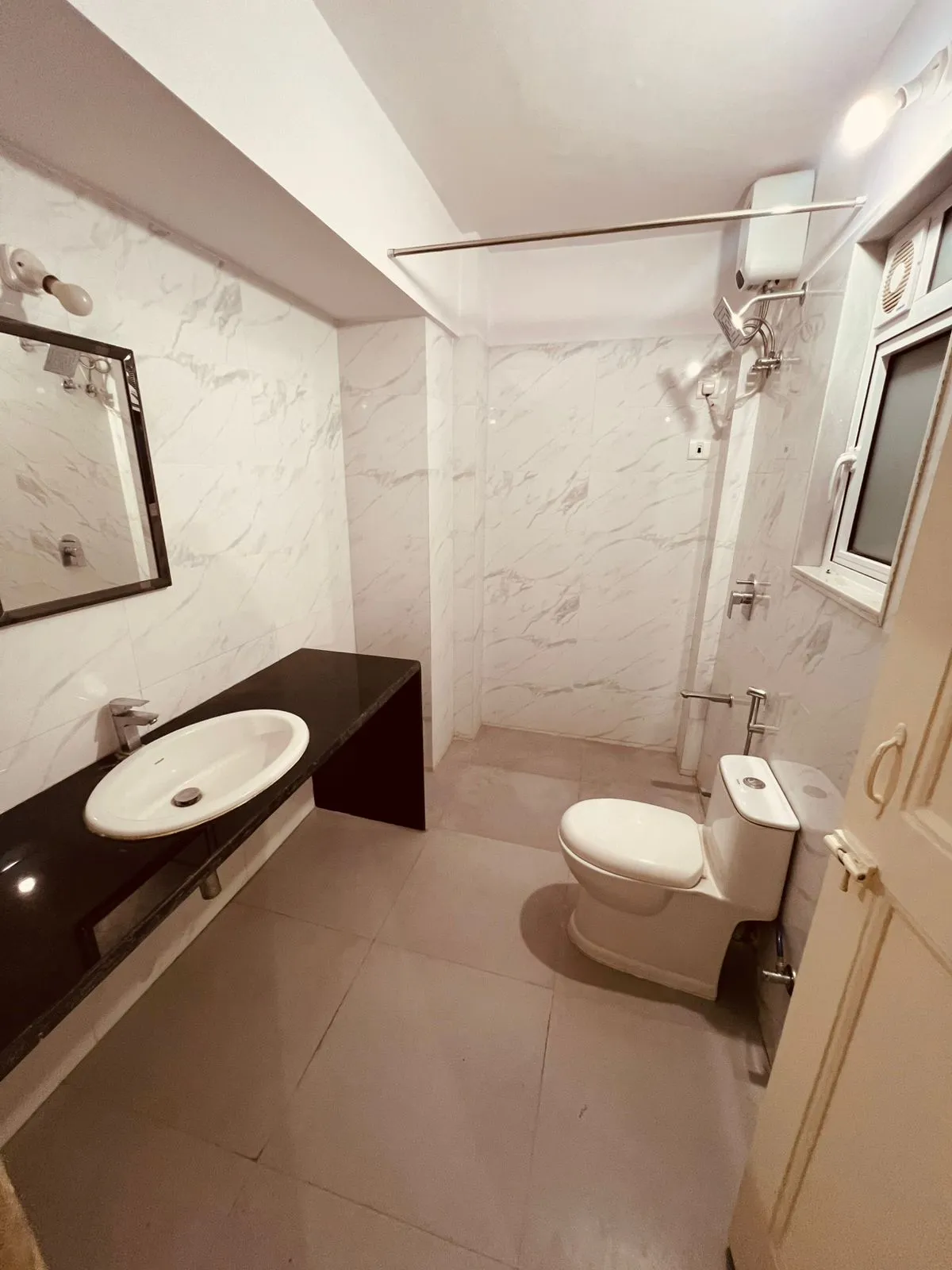 2 BHK Flats on Rent in Suvas CHS, Santacruz West