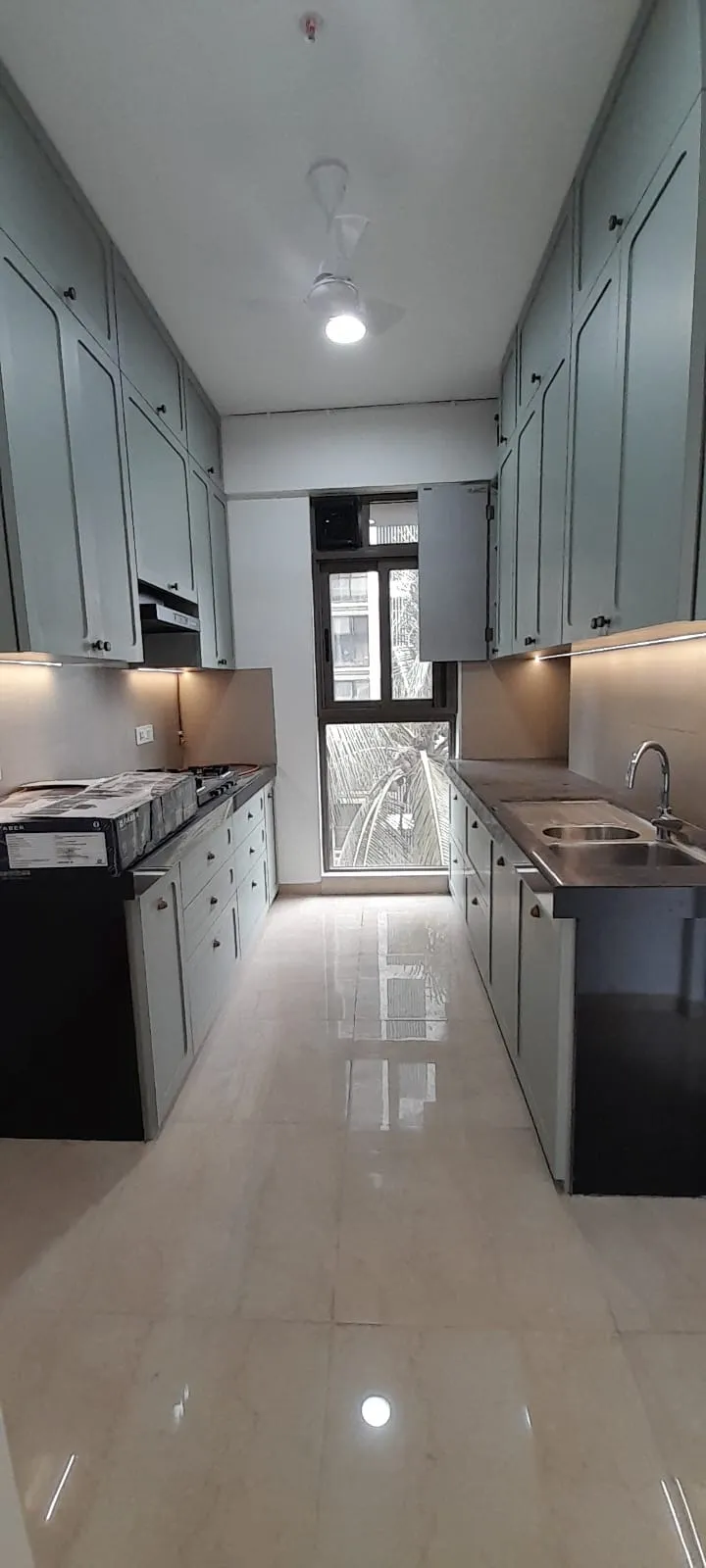 10 - X Bkc, Bandra East