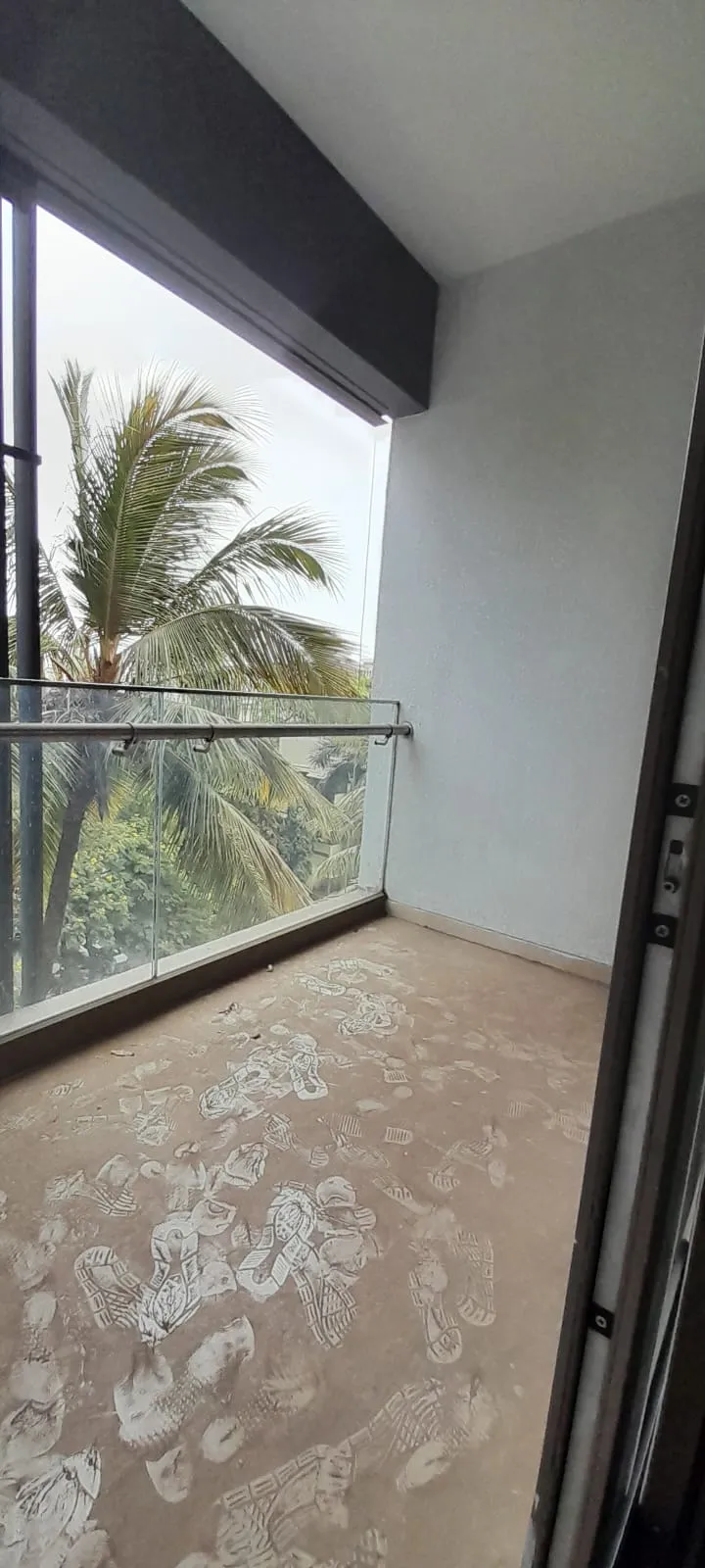 11 - X Bkc, Bandra East