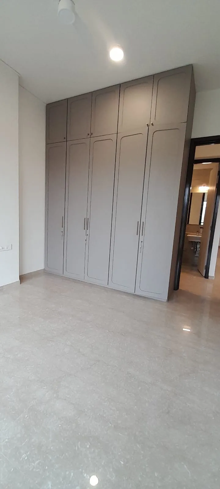 4 - X Bkc, Bandra East