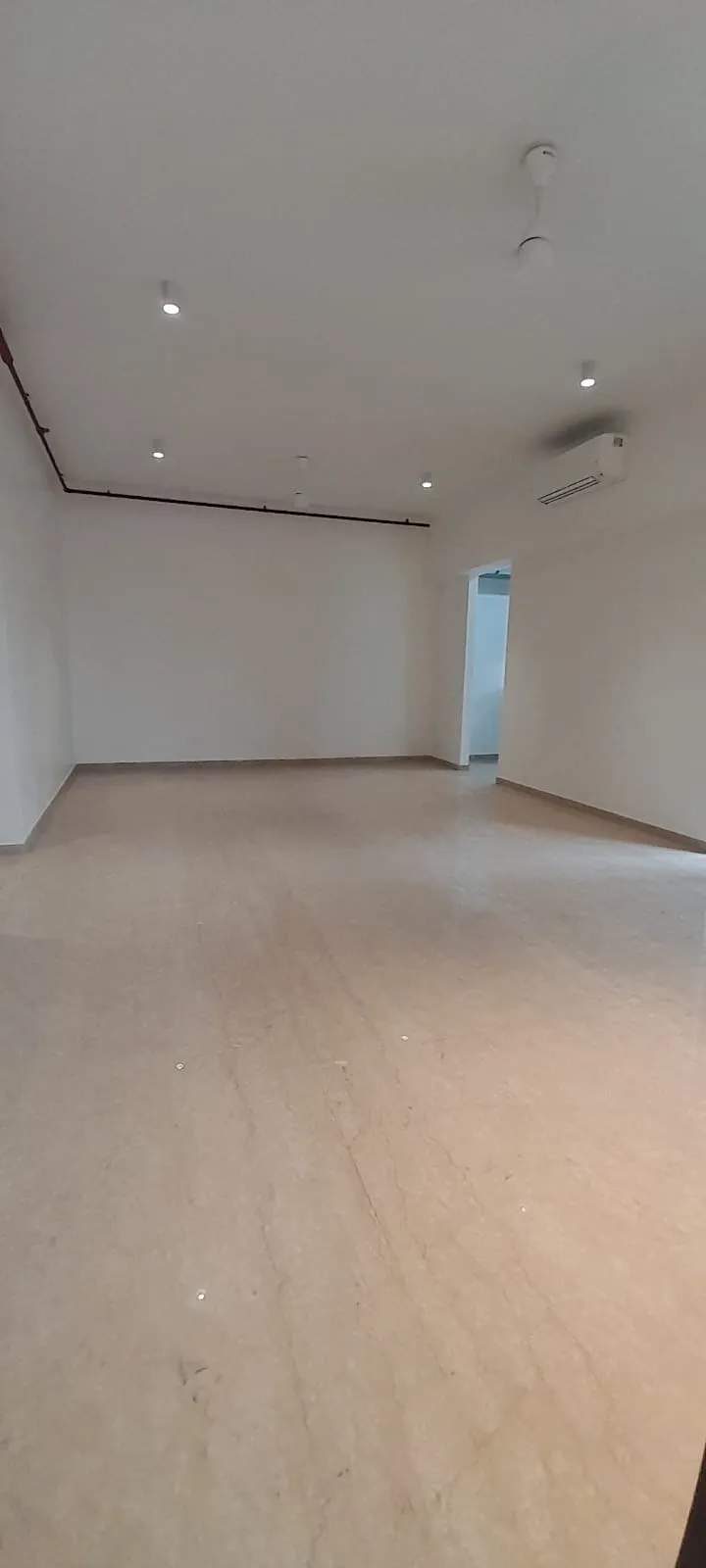 6 - X Bkc, Bandra East