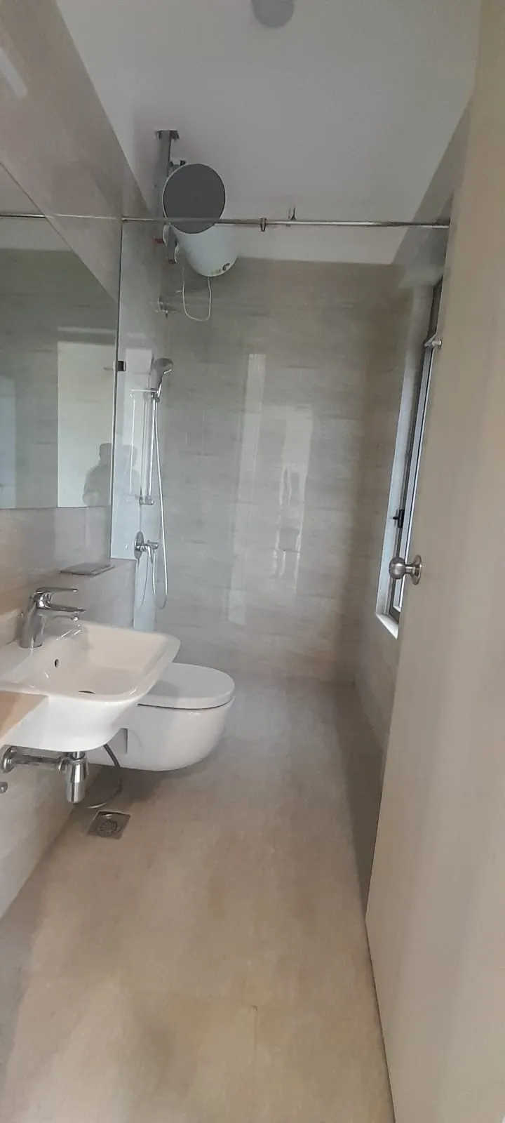 7 - X Bkc, Bandra East