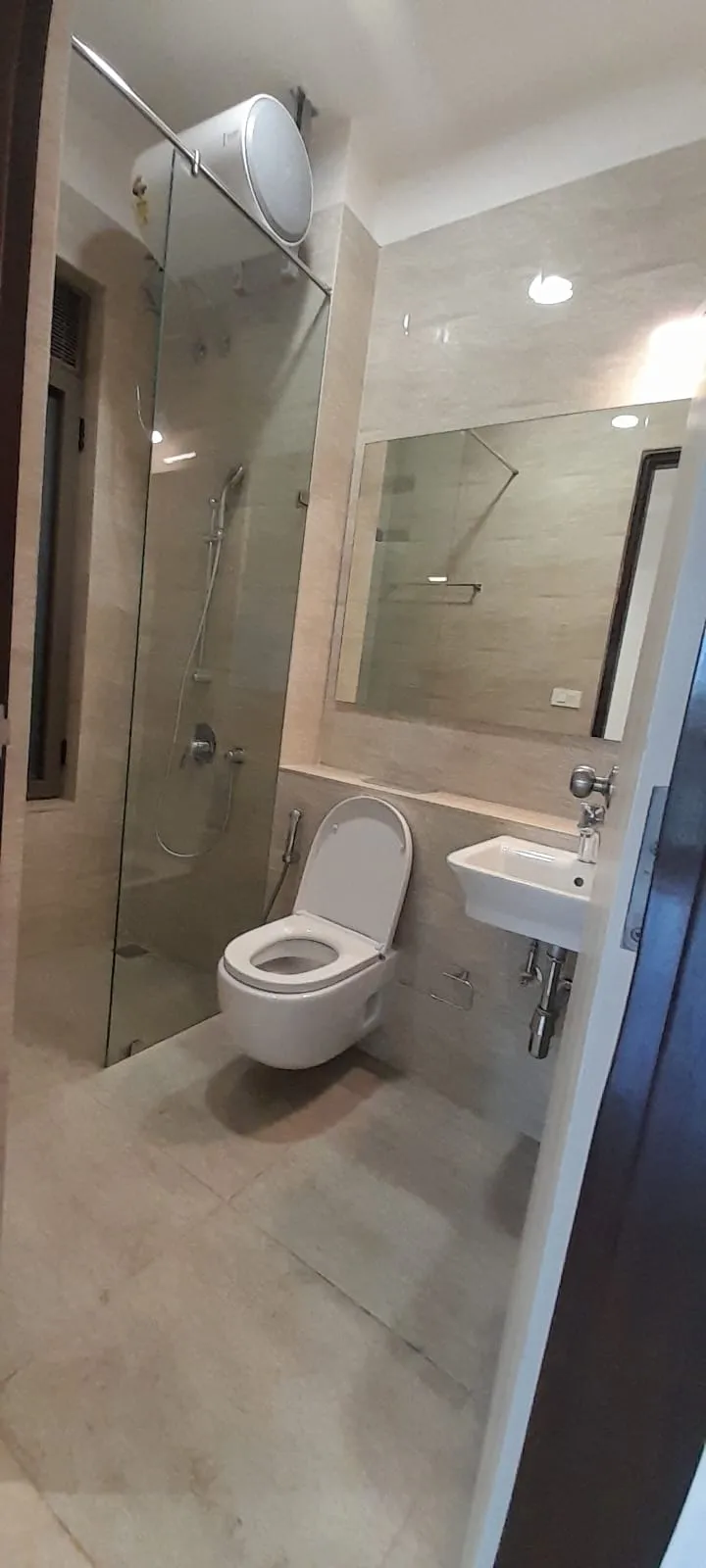 8 - X Bkc, Bandra East