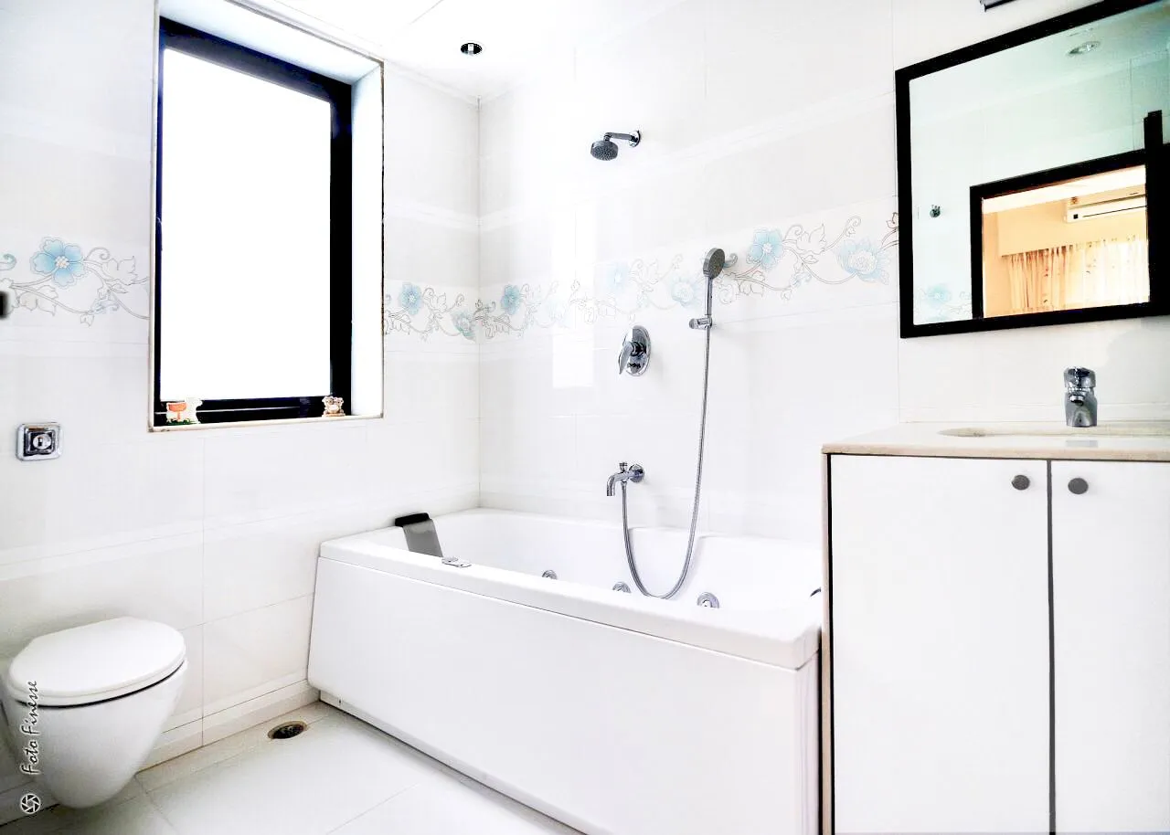 Img 20211117 Wa0028 - Mayqueen, Bandra West