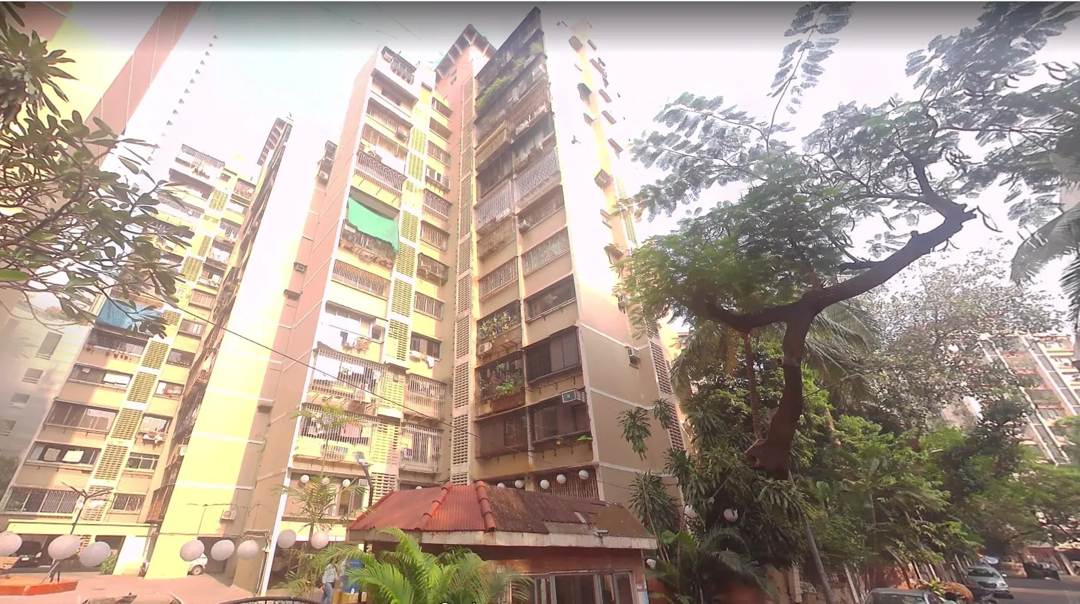 3 BHK Semi Furnished in Link Garden Tower , Andheri West
