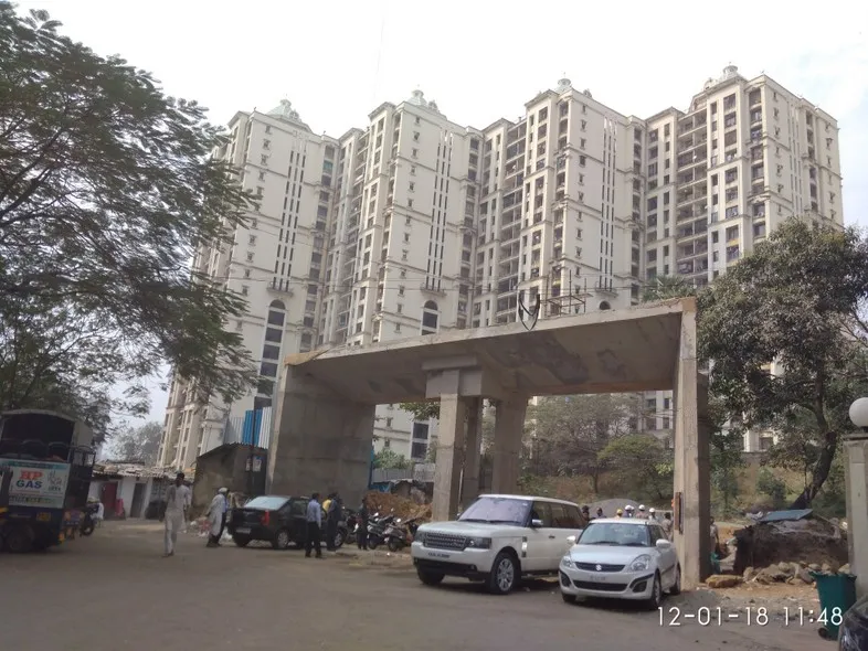 3 BHK Fully Furnished in Lake Pleasant , Powai