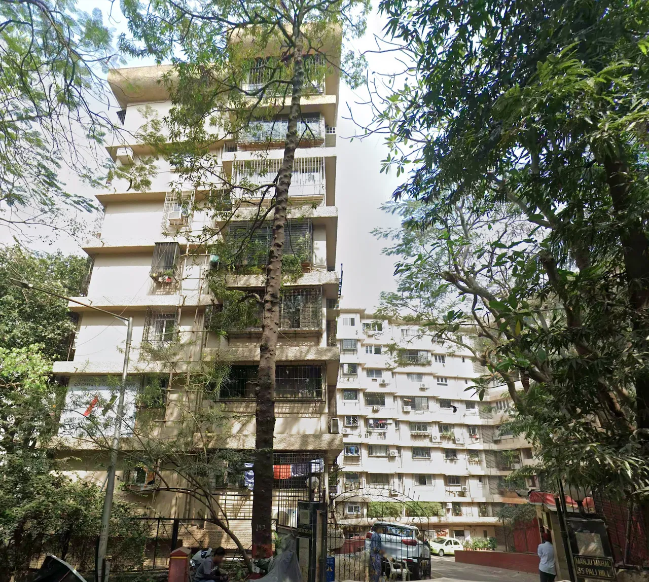 1 BHK Fully Furnished in Manju Mahal , Bandra West