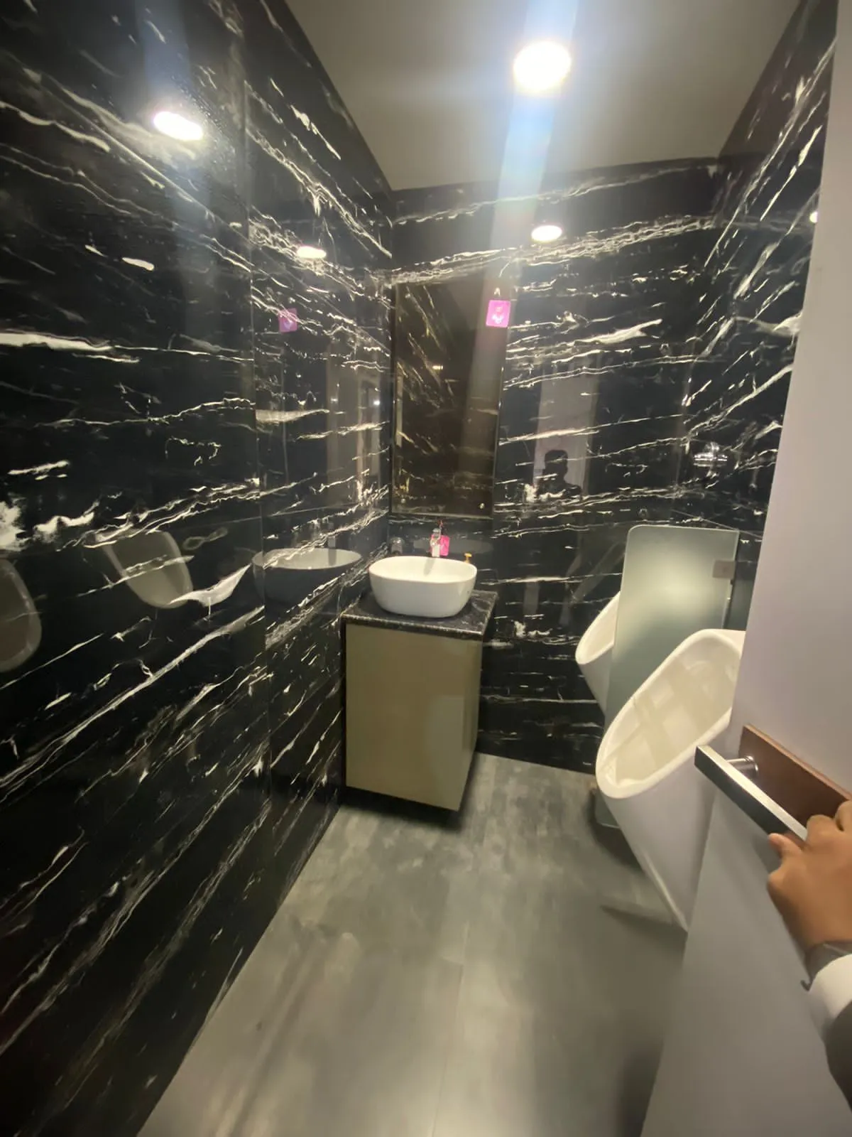 Semi Furnished in Kanakia Wall Street , Andheri East